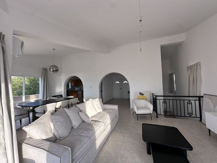 Image No.15-5 Bed House for sale