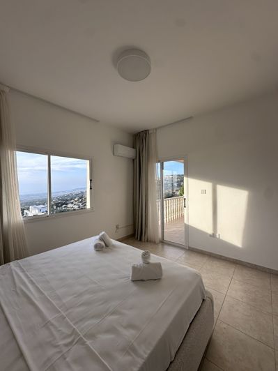 Image No.24-5 Bed House for sale