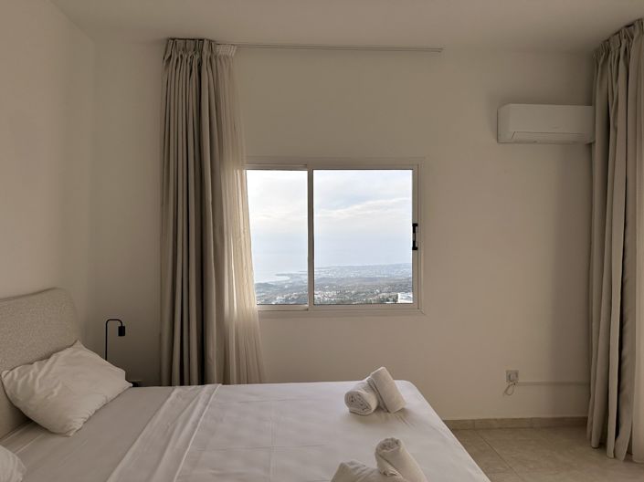 Image No.6-5 Bed House for sale