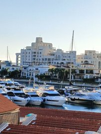 08f4af70-a585-42f3-8953-1756f33a4418