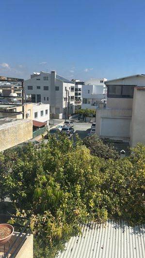 Image No.2-Commercial à vendre à Mesa Geitonia