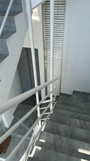 Image No.4-Commercial à vendre à Mesa Geitonia