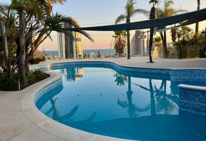 Image No.2-6 Bed House for sale