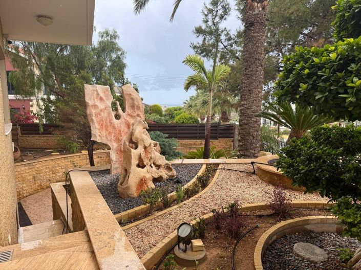 Image No.17-5 Bed House for sale