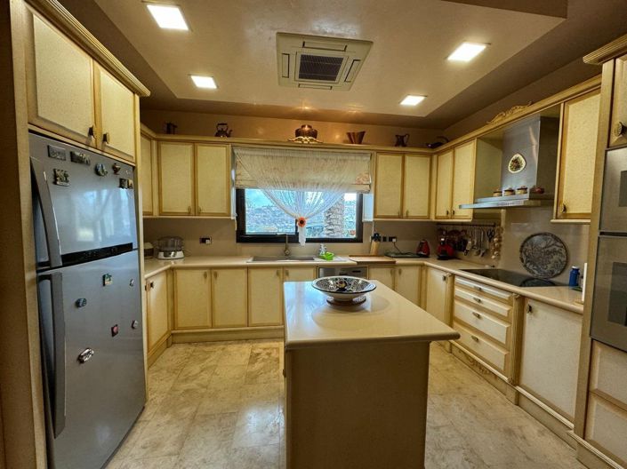 Image No.3-5 Bed House for sale