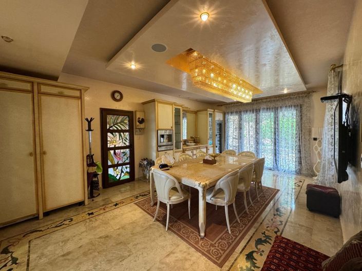 Image No.4-5 Bed House for sale