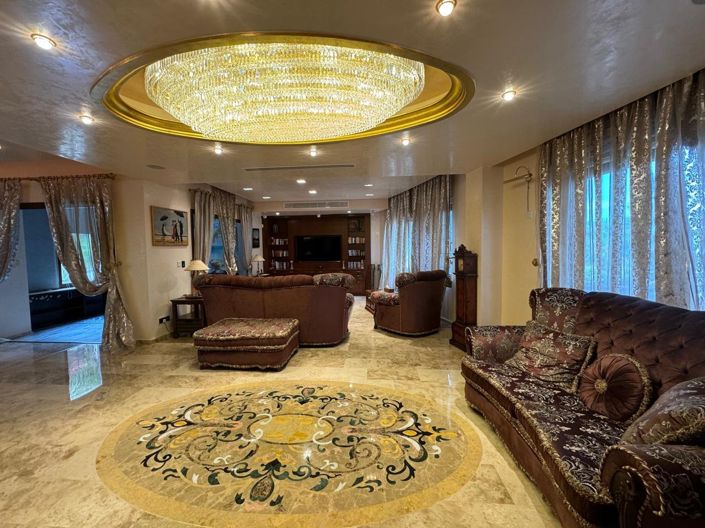 Image No.7-5 Bed House for sale