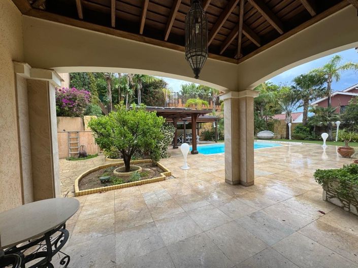 Image No.9-5 Bed House for sale