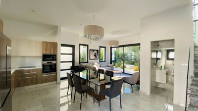 e57da33c-69d4-4308-926a-15007d0b5ed9