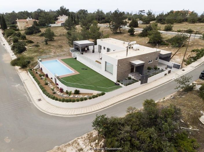 Image No.3-4 Bed House for sale