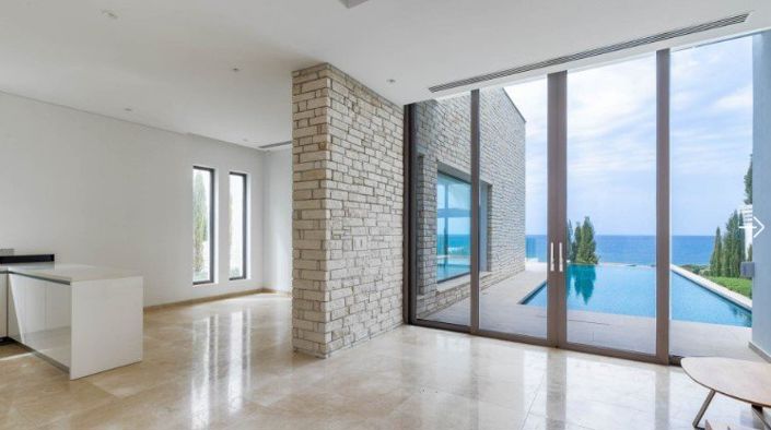 Image No.2-Maison de 5 chambres à vendre à Peyia