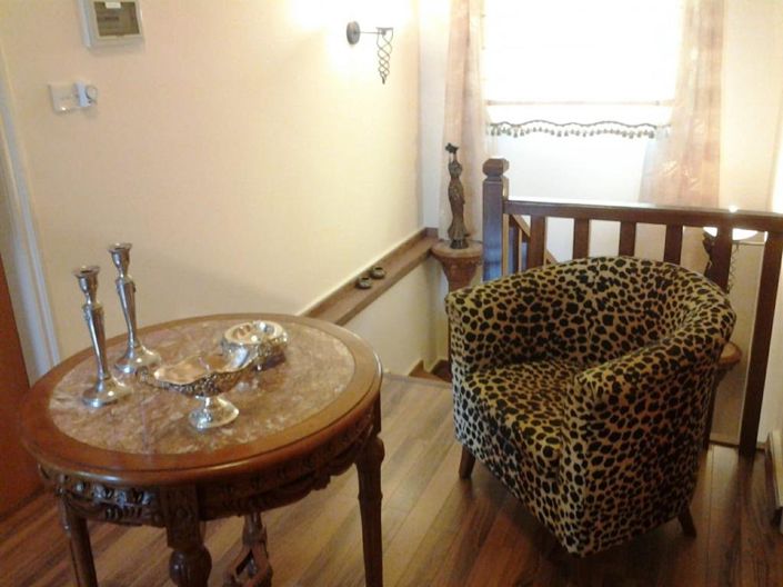 Image No.10-3 Bed House for sale