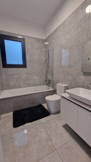 Image No.3-Appartement de 3 chambres à vendre à Mouttagiaka