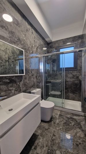 Image No.4-Appartement de 3 chambres à vendre à Mouttagiaka