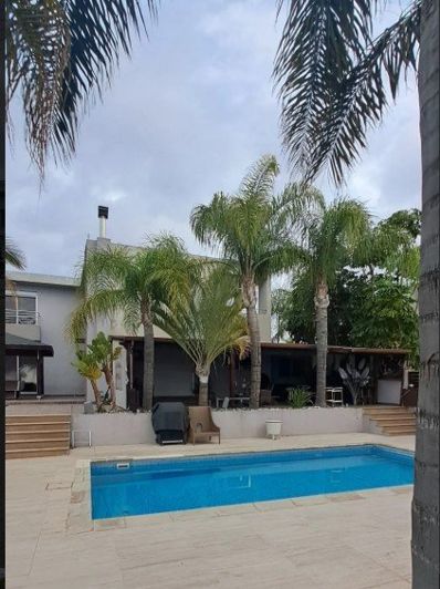 Image No.8-5 Bed House for sale