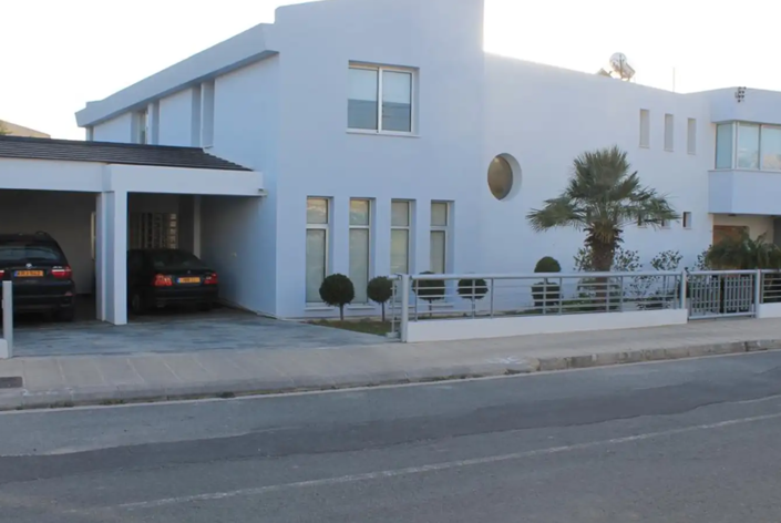 Image No.12-5 Bed House for sale