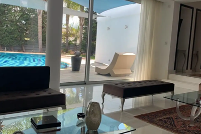 1987a136-b3e4-4bda-8b3e-e2c5234bfe6f