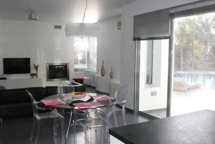 Image No.4-5 Bed House for sale