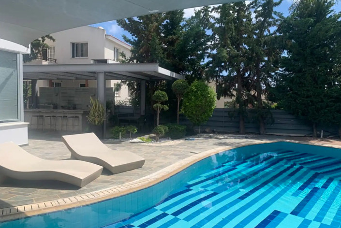 Image No.7-5 Bed House for sale