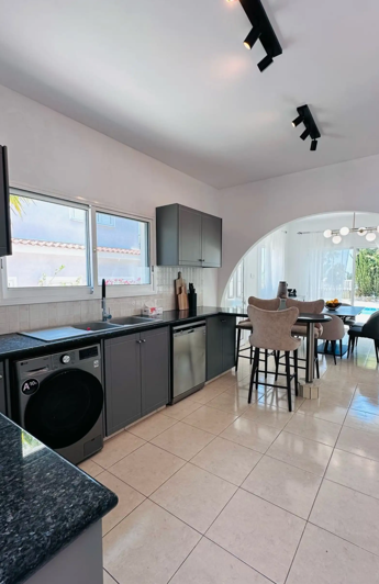 Image No.7-3 Bed Villa for sale