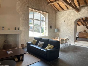 ce0b2d7654bca1dee244c666805b9a129656be3e77102