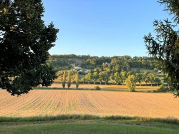 e10c1003edcbfd1ce45dce6b7ee01a36809dec984e144