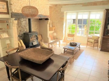 80ed04d82b68965d64fa0a266ead00e46fb97ec4bb144