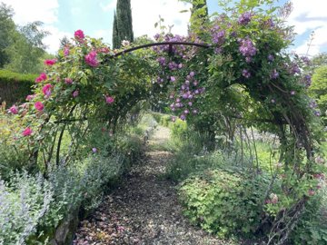 e577f62d9fe5607dfd1e6e556d0825657dbe9981ee192