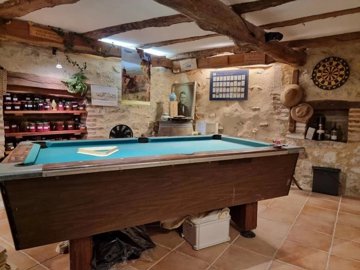 ecc09fbbca287bafd63d2303bbd51bf10de88570dc144