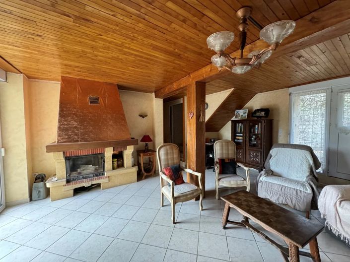 Image No.10-Maison de 5 chambres à vendre à Montcléra