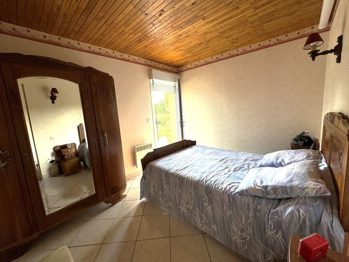 Image No.15-Maison de 5 chambres à vendre à Montcléra