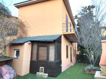 1 - Valtopina, House