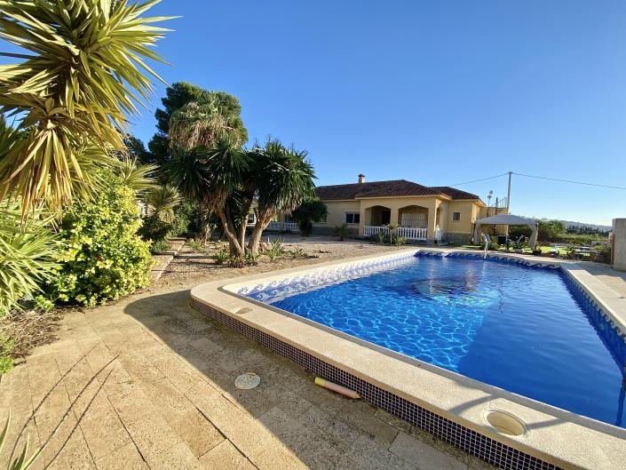 Image No.43-Maison de campagne de 6 chambres à vendre à El Carmoli