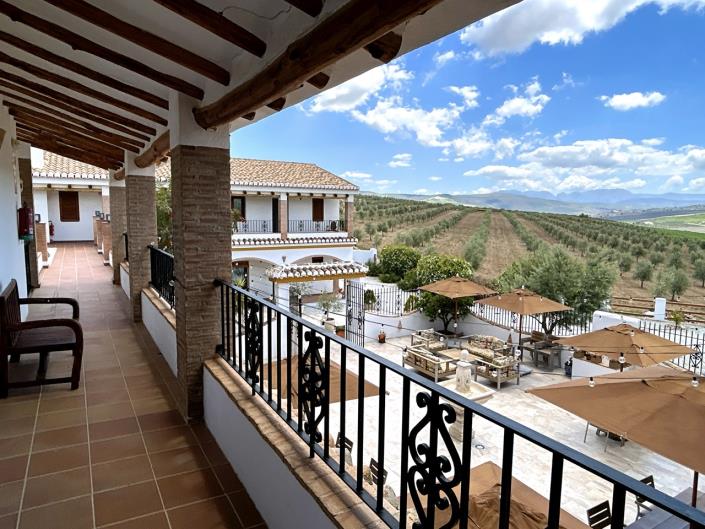 Image No.45-15 Bed Commercial for sale