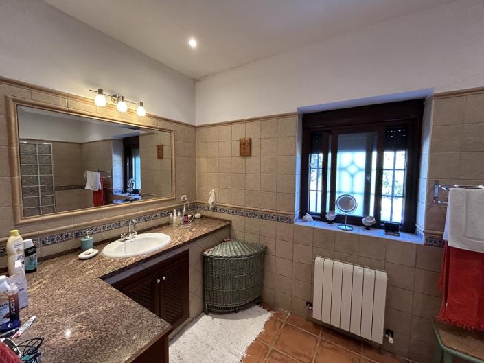 Image No.36-3 Bed Cortijo for sale