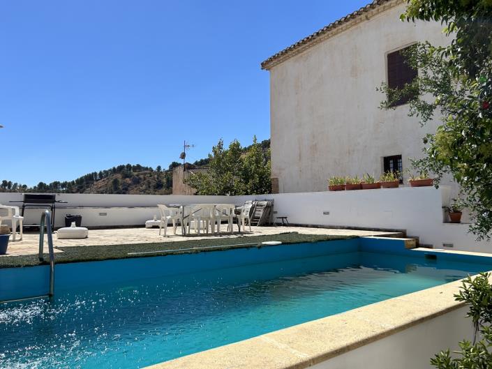 Image No.7-6 Bed Village House for sale