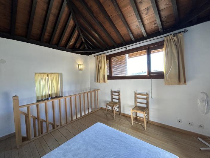 Image No.11-6 Bed Village House for sale