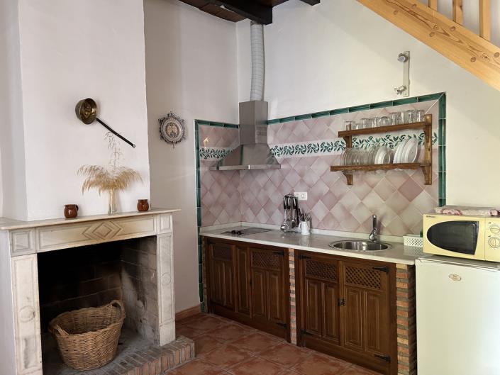 Image No.15-6 Bed Village House for sale