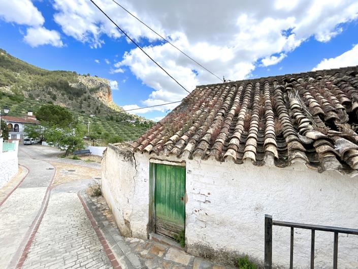 Image No.16-3 Bed Village House for sale