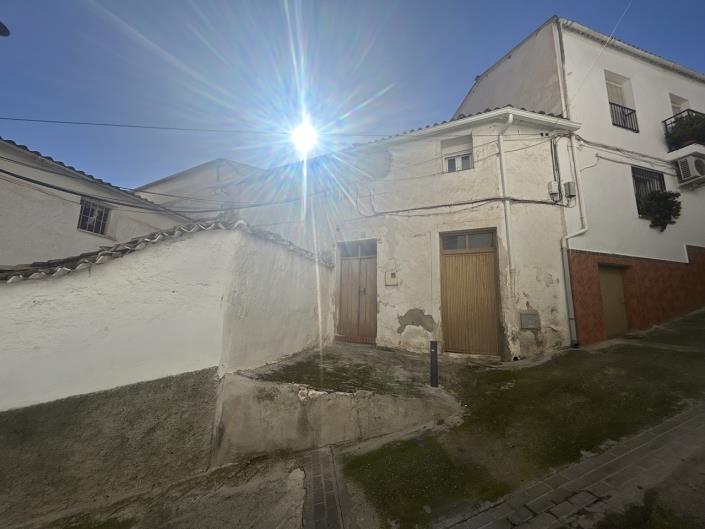 Image No.19-5 Bed Townhouse for sale