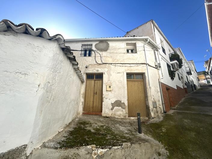 Image No.20-5 Bed Townhouse for sale