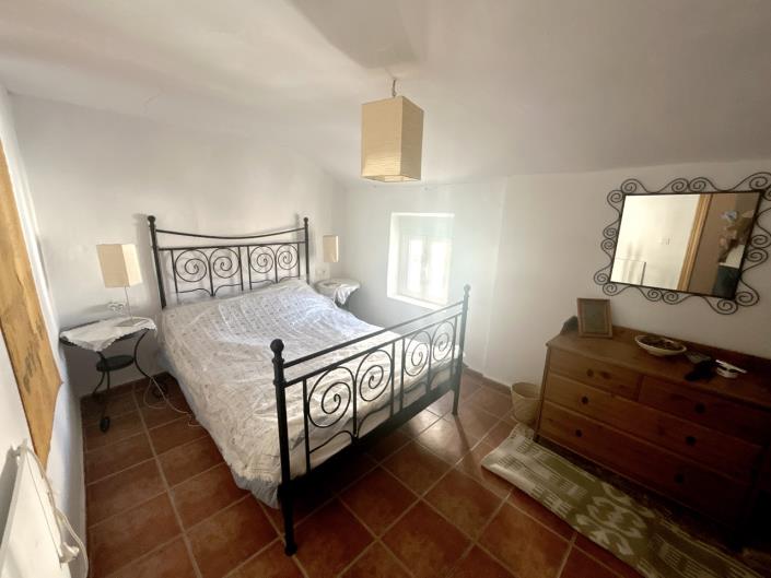 Image No.23-5 Bed Townhouse for sale