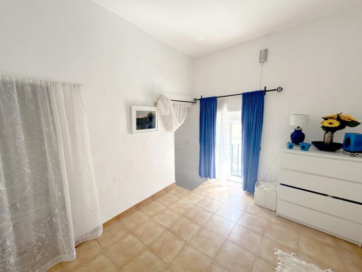 Image No.19-2 Bed Townhouse for sale