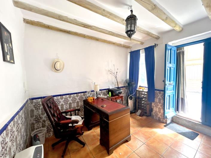 Image No.39-2 Bed Townhouse for sale