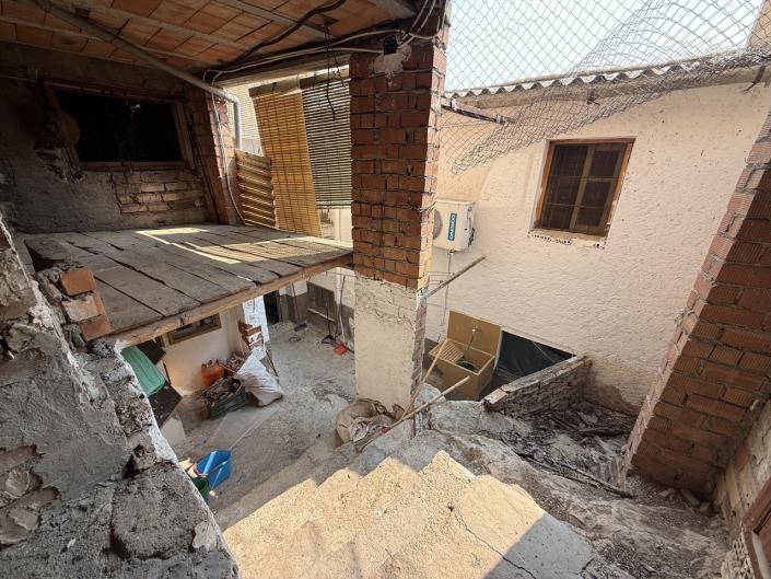 Image No.8-4 Bed Village House for sale