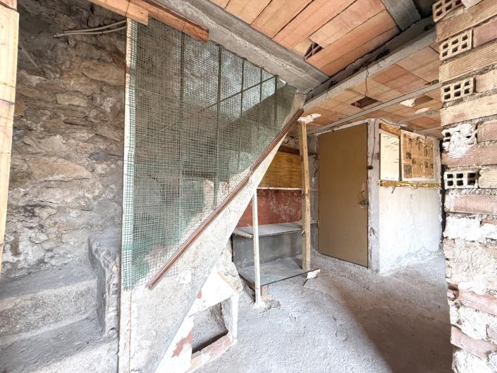 Image No.10-4 Bed Village House for sale