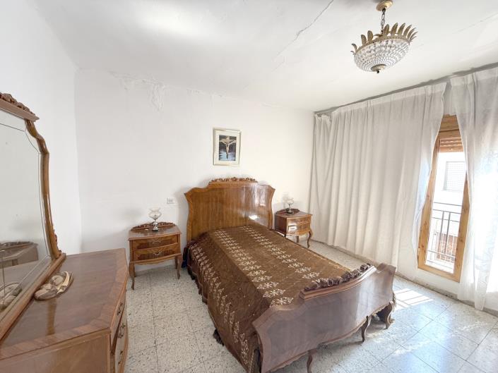 Image No.6-4 Bed Village House for sale