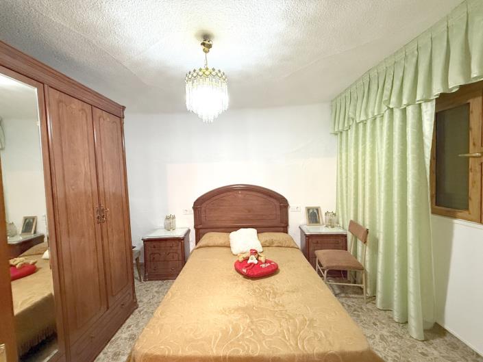 Image No.32-4 Bed Village House for sale