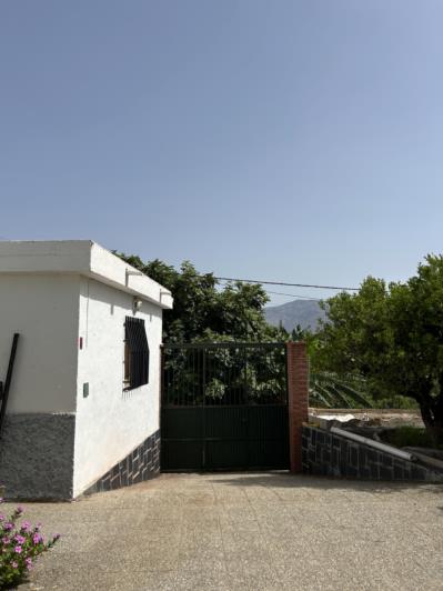 Image No.12-5 Bed Villa / Detached for sale