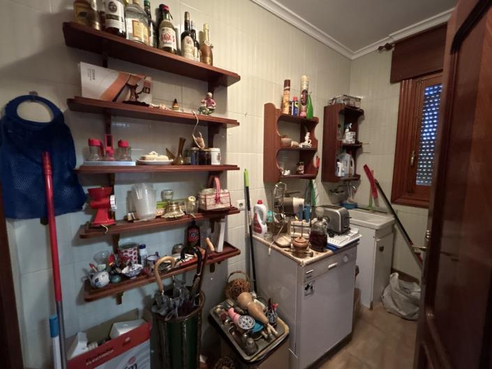 Image No.37-5 Bed Villa / Detached for sale